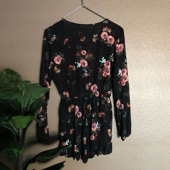Band of Gypsies Black Floral Long Sleeve Romper - Picture 2 of 5